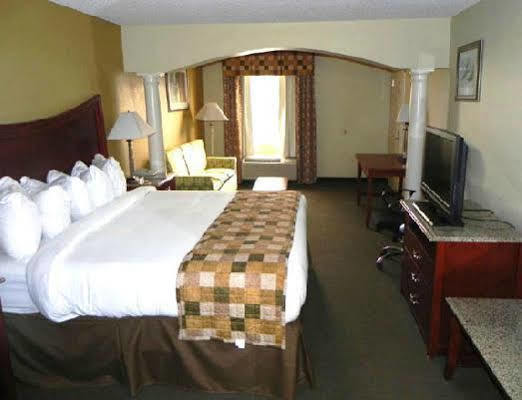 Motel Atkinson & 3*